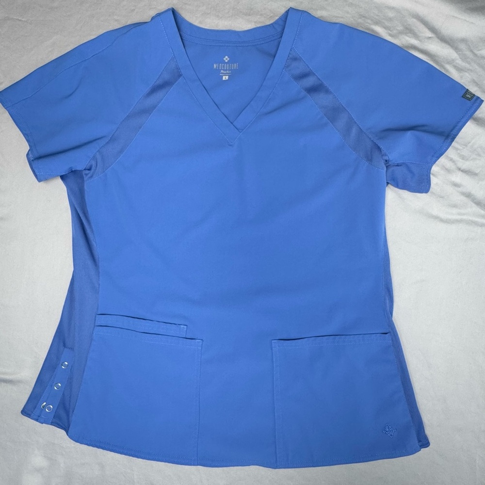 Med Couture Peaches Ciel Blue Women’s Scrub Top Raglan V-neck - Item #0002